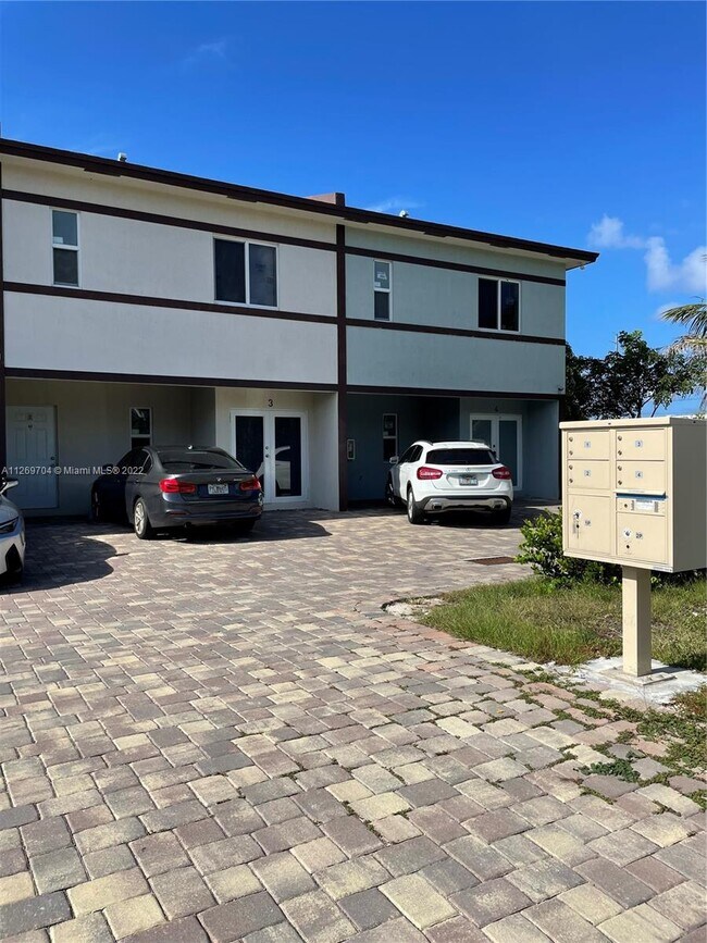 Foto del edificio - 100 NW 6th St  1 Hallandale Beach Fl 33009
