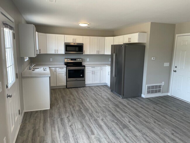Foto del edificio - 14053 Dixon Rd