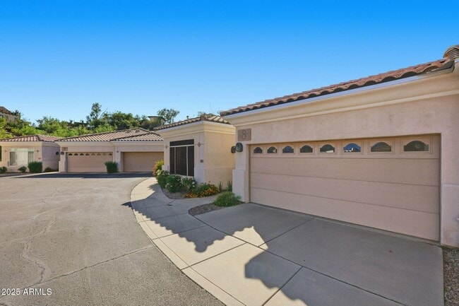 Building Photo - 1747 E Northern Ave