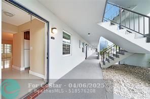 Building Photo - 7897 Golf Cir Dr