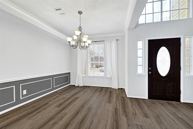 Foto del edificio - 16215 Cairngorm Ave