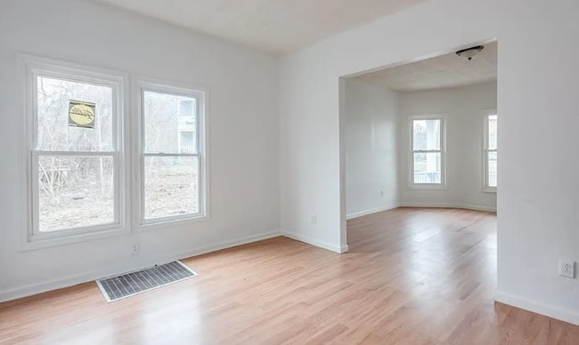 Foto del edificio - 317 Marguerite Ave