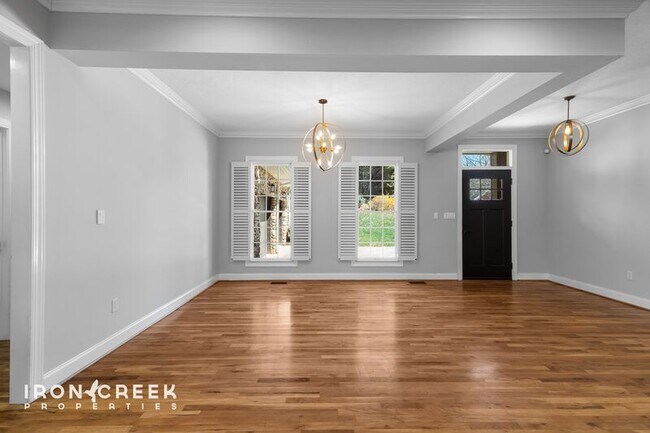 Foto del edificio - 1904 Bearberry Ln