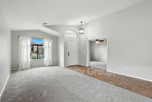 Building Photo - 17848 W Voltaire St