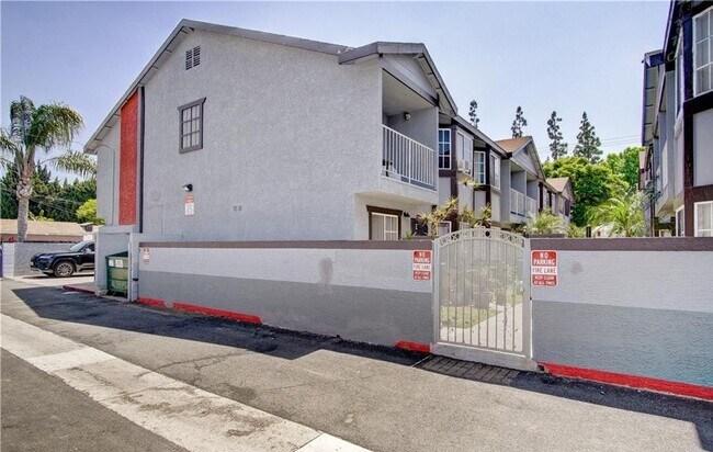 Foto del edificio - 7947 Garfield Ave