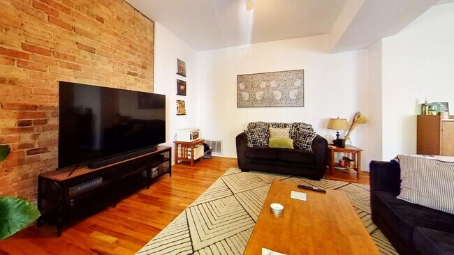 Foto del edificio - Raised First Floor Southport Corridor One ...