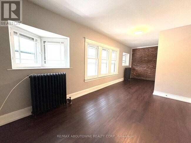 Photo du bâtiment - 19 Proctor Blvd