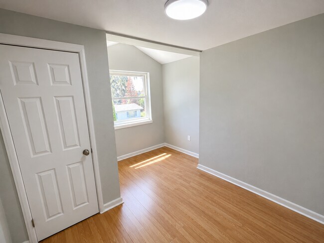 Foto del edificio - 837 Lafayette Ln