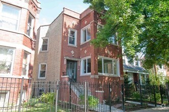 Building Photo - 2447 N Lowell Ave