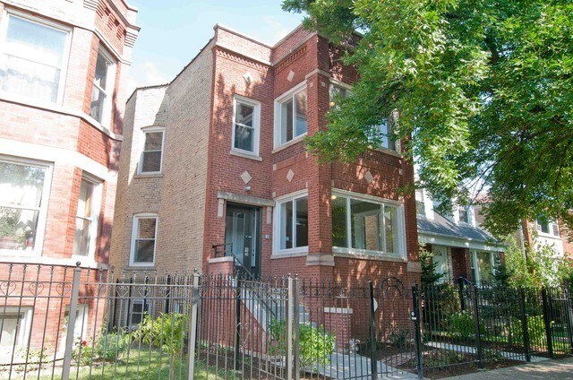 Primary Photo - 2447 N Lowell Ave