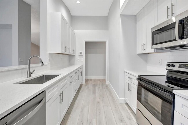 Foto del edificio - 5200 NW 66th Ave