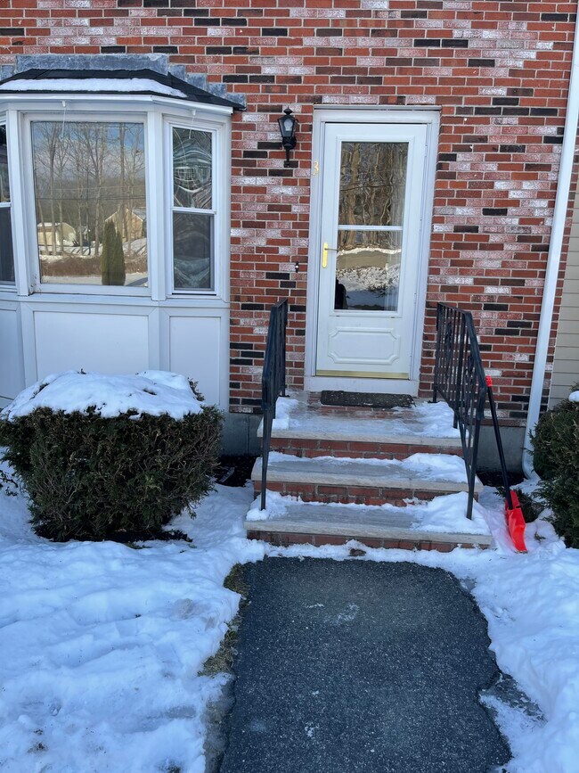 Entry - 36 Tenney Rd