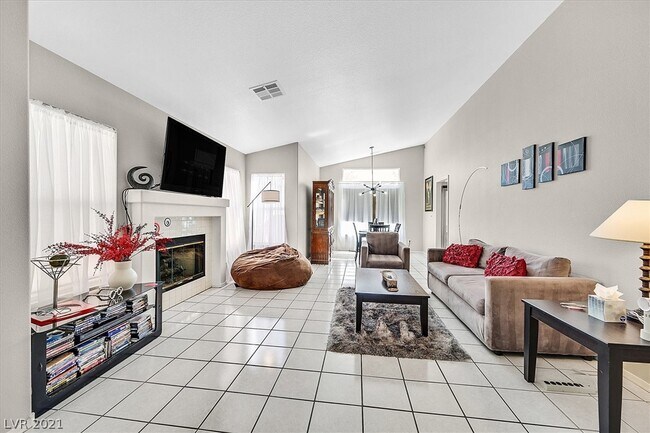 Building Photo - 2111 Blue Zenith Cir