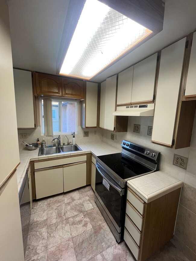 Building Photo - 11235 Avenida De Los Lobos