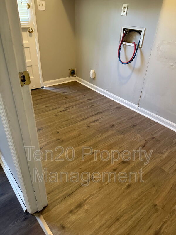 Foto del edificio - 3249 Jottings Dr