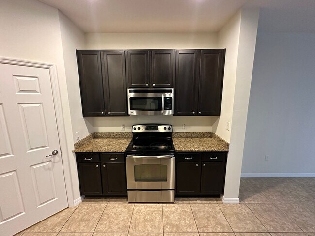 Foto del edificio - 3 Bedroom, 2.5 Bath Townhome in Winter Gar...