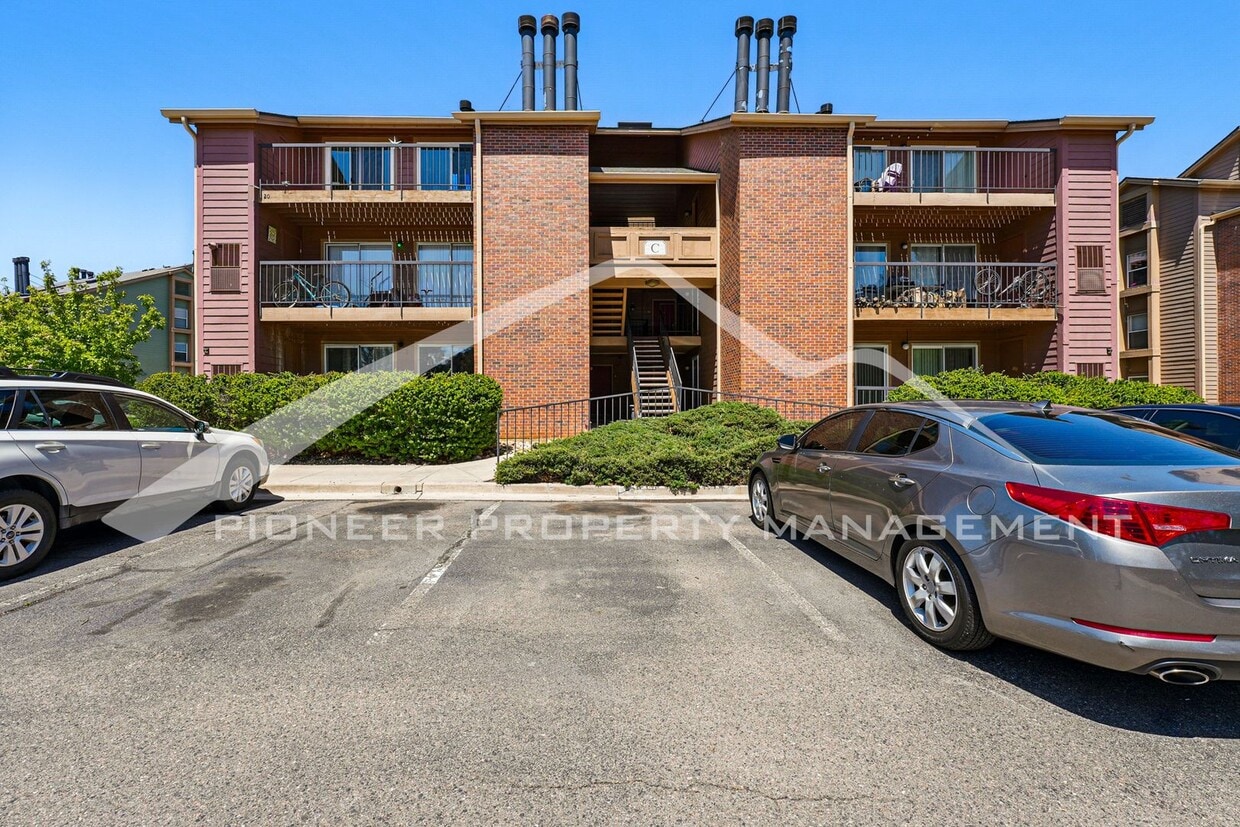 Primary Photo - Charming Condo with Washer/Dryer and Patio
