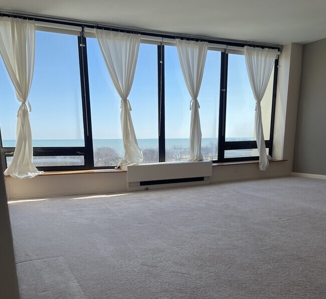 Living Room View - 5445 N Sheridan Rd