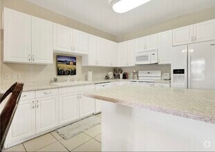 Building Photo - 9621 Spanish Moss Way