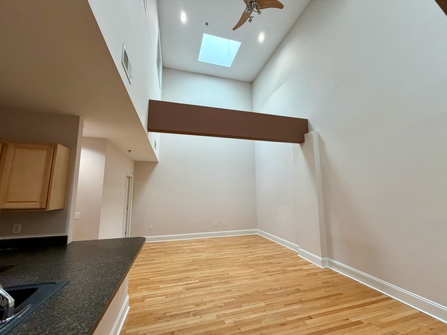 Foto del edificio - Adams Ave.