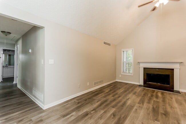 Foto del edificio - 2740 Owens Dr