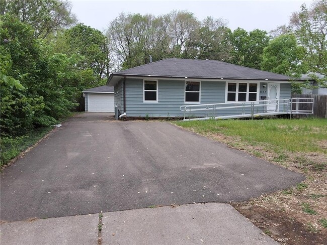 Building Photo - 5637 Emerson Ave N