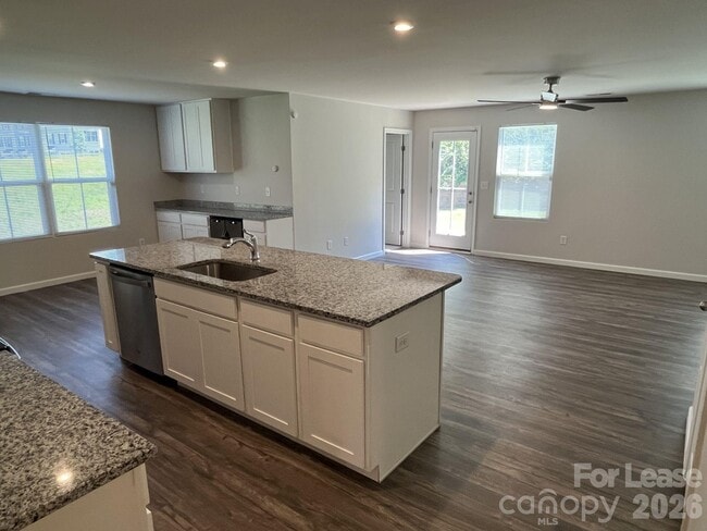 Building Photo - 4320 Bowline Dr