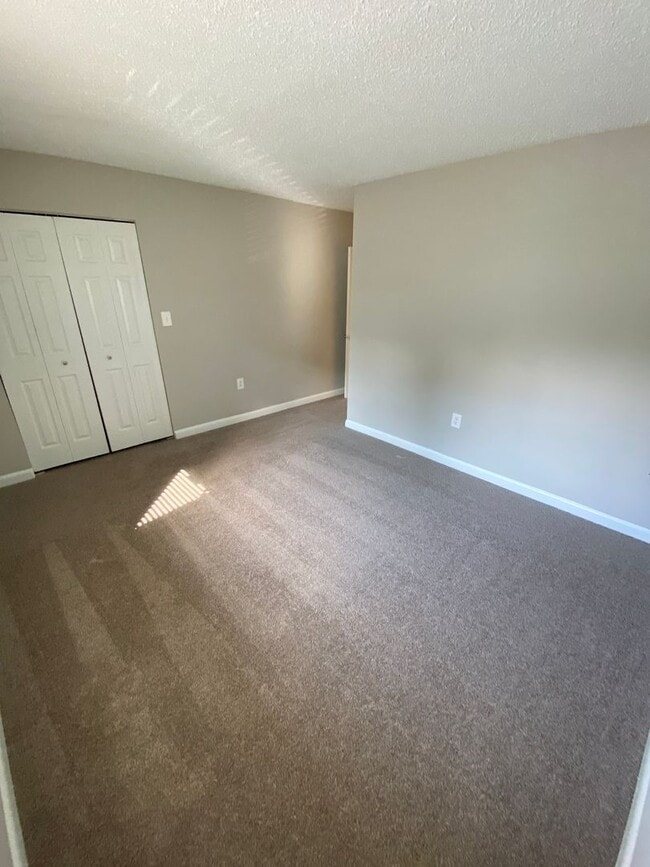 Interior Photo - Gleneagle