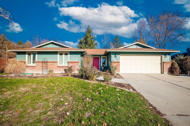 Building Photo - Heart of Eagle 4 Bed 2 Bath Home