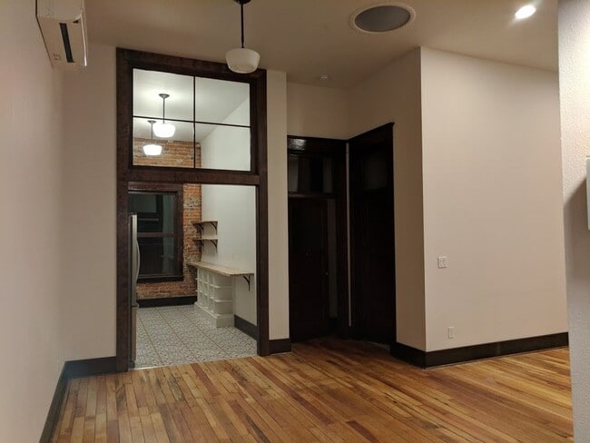 Building Photo - Historic Downtown Cle Elum Apartment right on the main street!