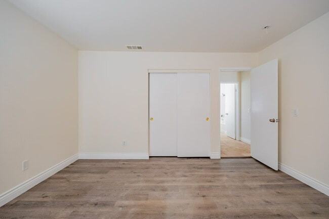 Building Photo - 1514 Regents St