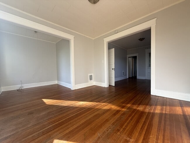 Building Photo - 597 2nd St