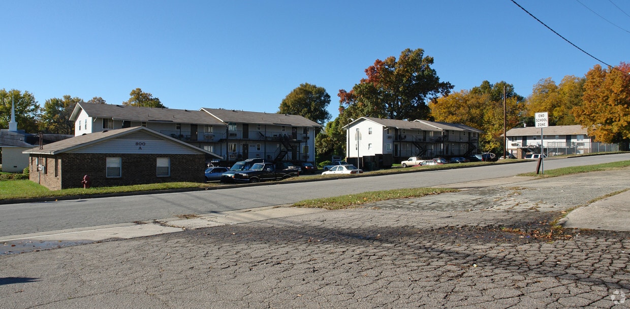 Apartments at 800 Hopkins St - 800 Hopkins St