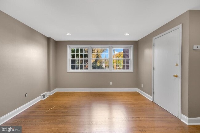 Building Photo - 5443 Houghton Pl