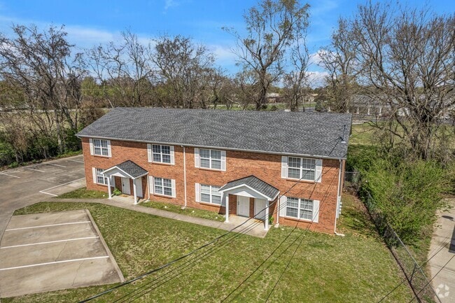 Building Photo - 1513 Center Pointe Dr
