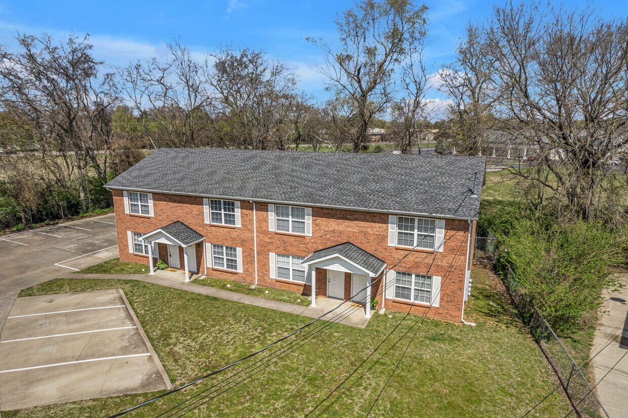 Foto principal - 1513 Center Pointe Dr