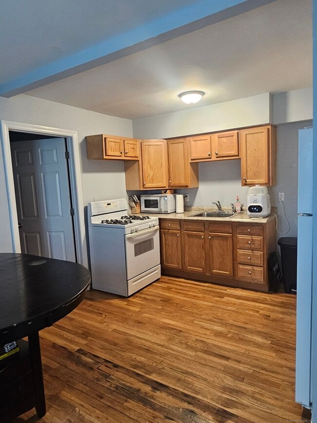 Building Photo - 258 Larkin Ct