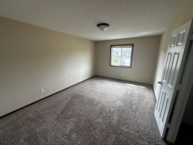 Foto del edificio - 3 Bed 3 Bath Townhome