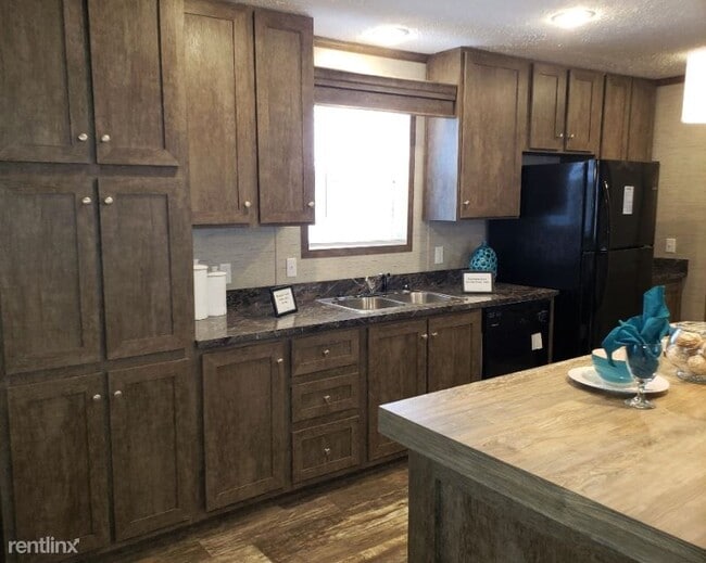 Building Photo - 4 br, 2 bath Mobile Home - 3878 E Wembley Ln