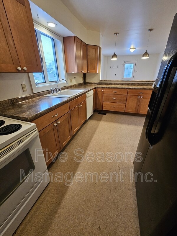 Foto del edificio - 432 Colchester Ave