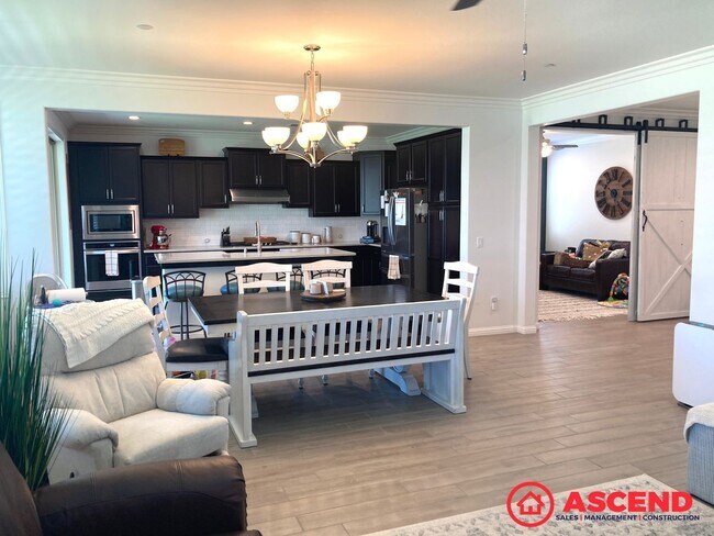 Foto del edificio - Elegant 3BD/2.5BA Home with Office Space in the Prestigious Highgate HOA Community!