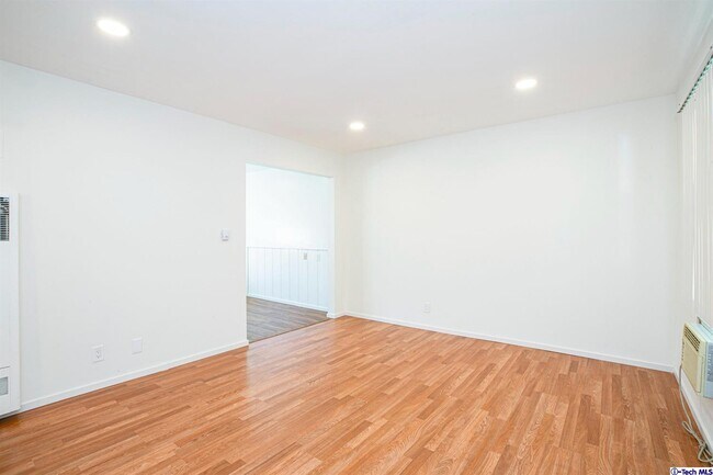 Building Photo - 1169 Spazier Ave