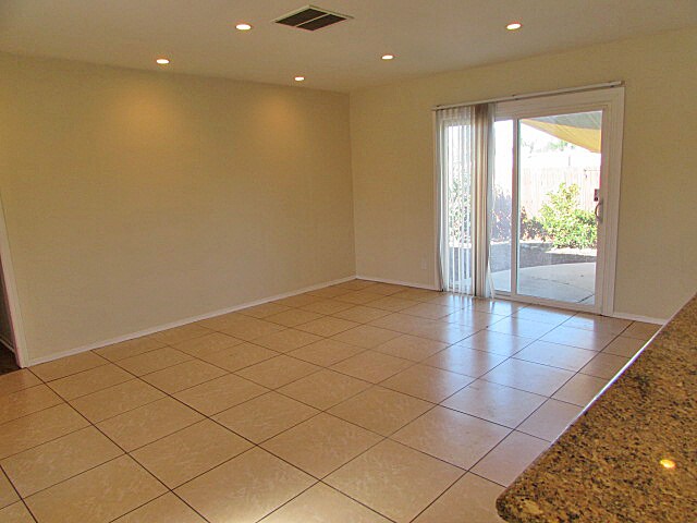 Foto del edificio - Open concept 4 bedroom 2 bath beauty in South Redlands!