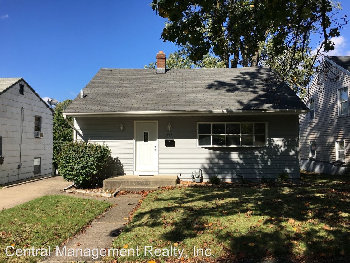 Foto principal - 921 E Oakside St