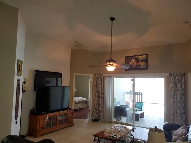 Building Photo - 2674 Willow Glen Cir