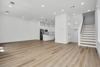 Building Photo - 3036 Live Oak St