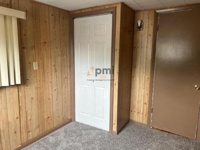 Foto del edificio - 6516 Meadow Ln Ave