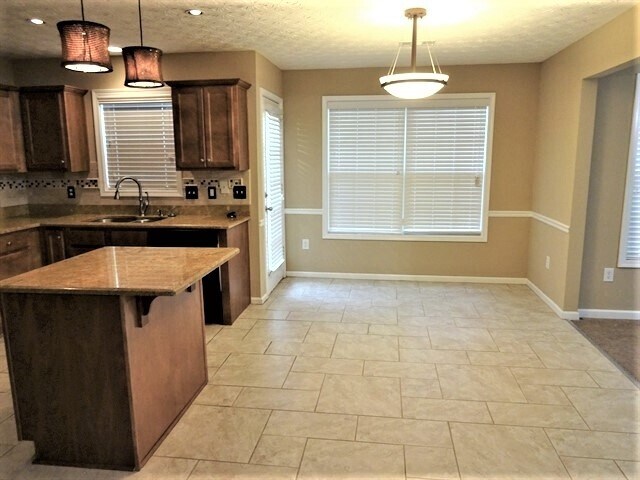 Building Photo - 3845 Sagebrush Ln