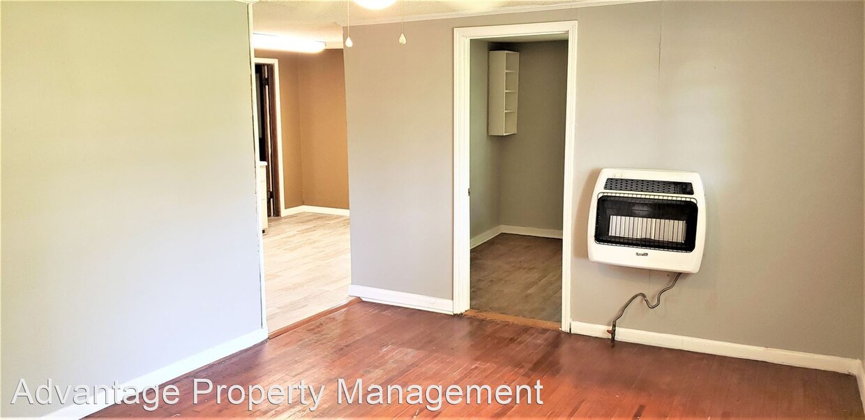 Building Photo - 2 br, 1 bath House - 75 Oak Tree Rd