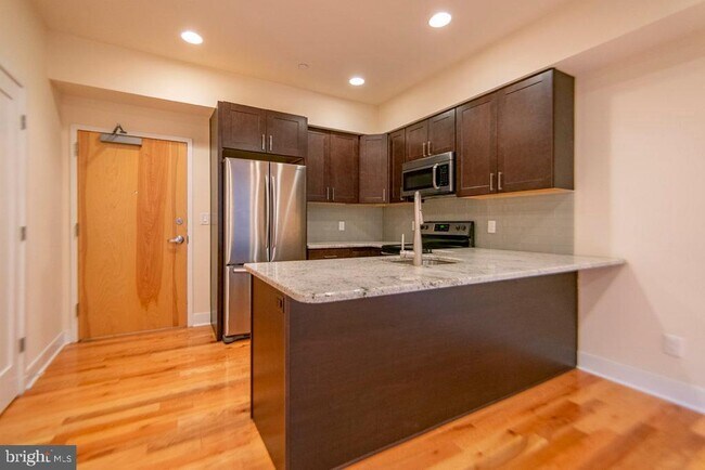Foto del edificio - 1242 Point Breeze Ave